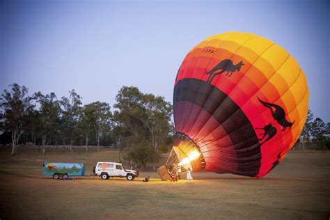 hot air balloon flights near brisbane